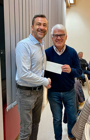 Ortsbürgermeister M. Schick mit Ernst Müller (Foto: V. Schick)